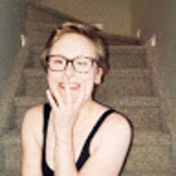 Meet your Posher, Louise - Picture 1 of 1